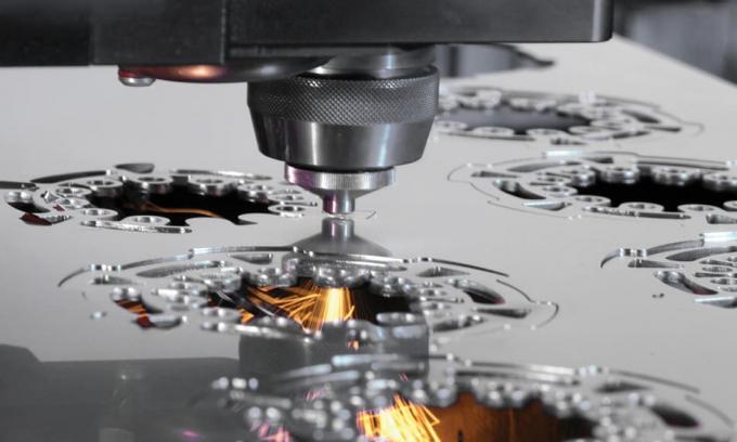 últimas notícias da empresa sobre Os benefícios e aplicações das máquinas de corte a laser de fibra 1